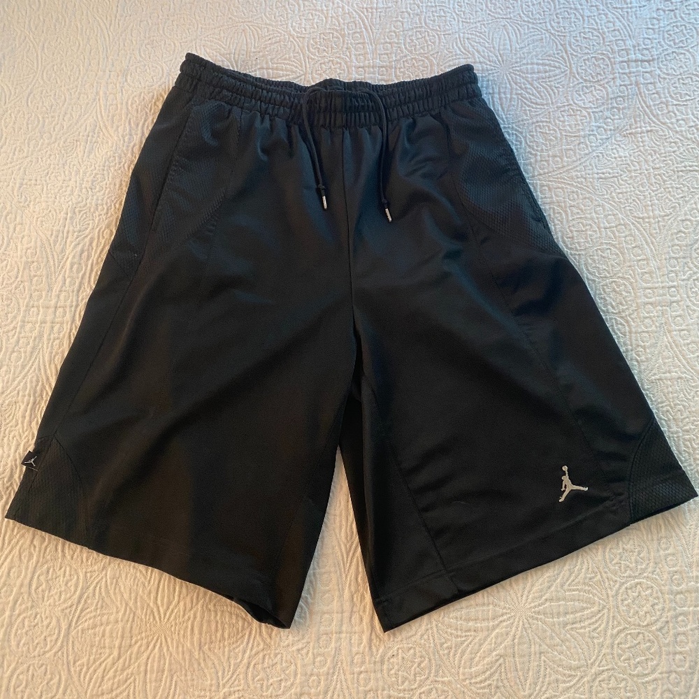 Jordan shorts color black size large